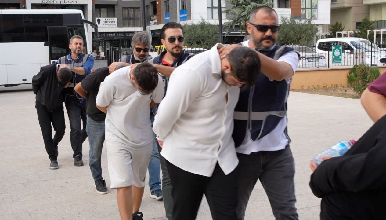 edirnede sehit ailesini dolandiran 10 zanli tutuklandi qWfTx6Ha
