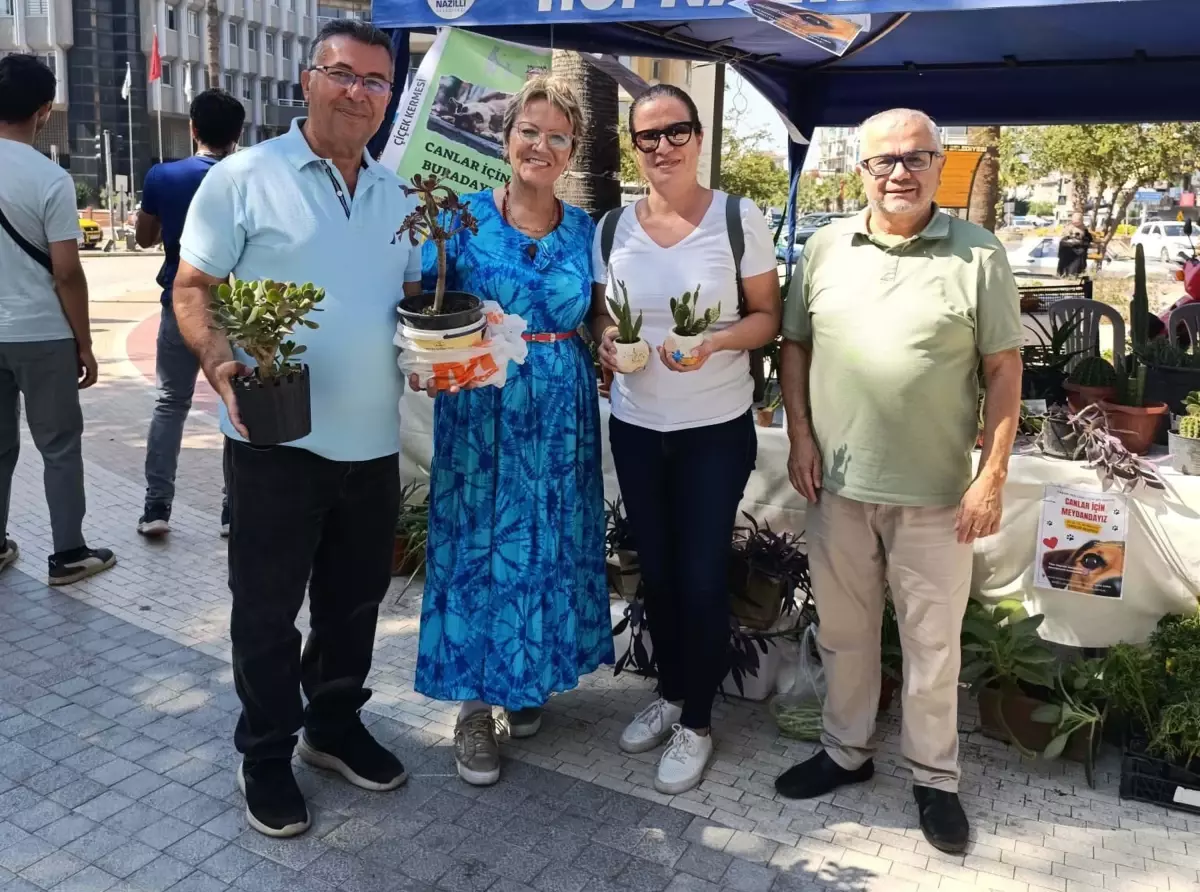 emekli ogretmenin sokak hayvanlarina destek kermesi cCx7PEB3