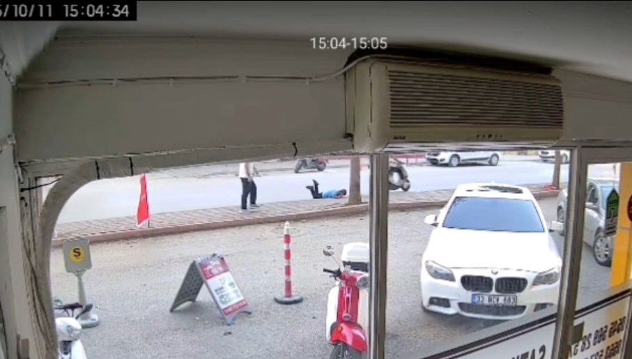 hem ters yonde ilerledi hem de cocuga carpip kacti ERyKHL15.jpg