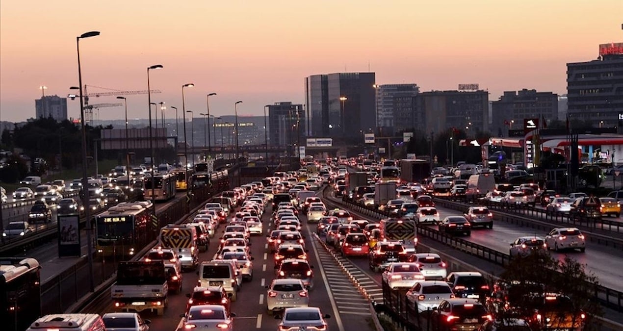 istanbulda trafik durma noktasina geldi harita kirmiziya dondu biVxV2cZ