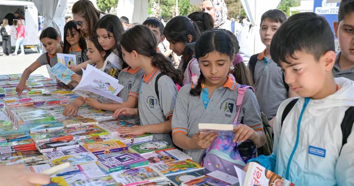 izkitap ve izmir uluslararasi edebiyat festivali basliyor kbmnhs1b