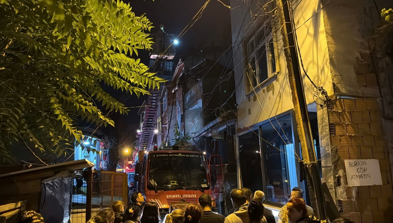 sislide cati katindaki yangin panik yaratti g4iMzf1n