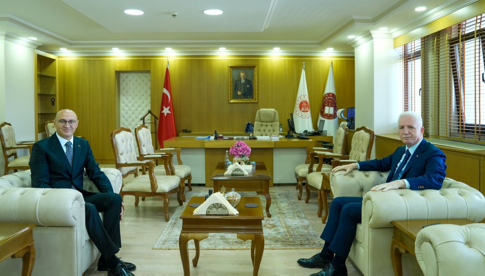 vali gulden yeni bassavciya ziyaret abm41rjM.jpg