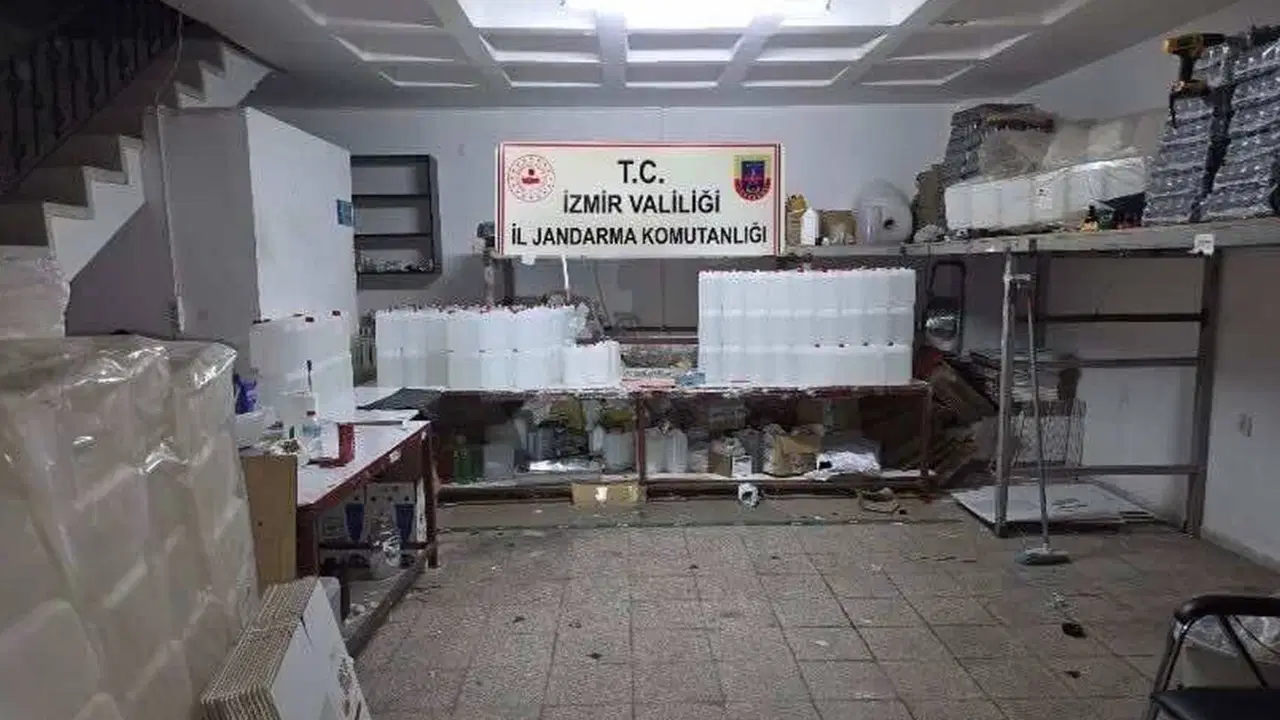 Izmirde kacak icki operasyonu 14 kisiye gozalti fuwShwss